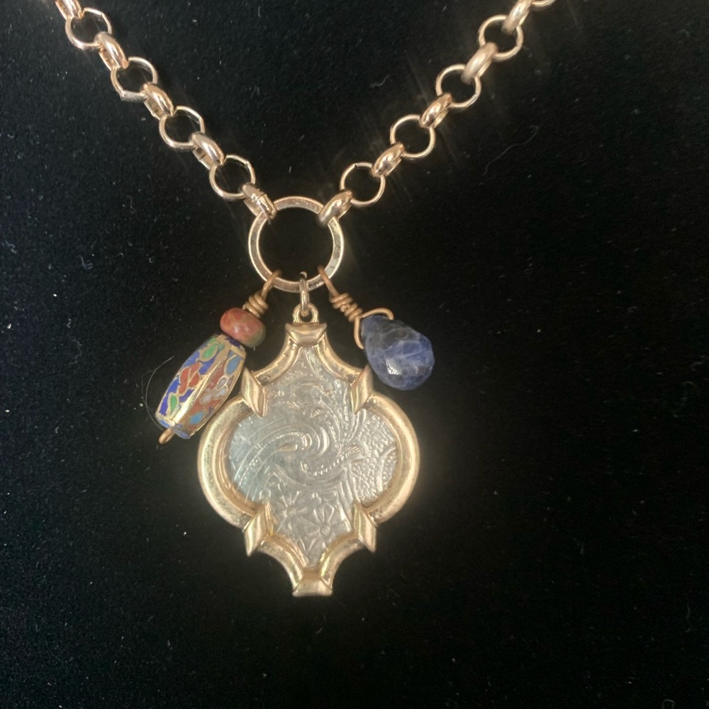 Vintage Inspired, Necklace By Patty Burns.
Gorgeous Piece.
New Condition